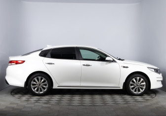 Подержанный автомобиль Kia Optima Sedan 2016 года (4 фото)