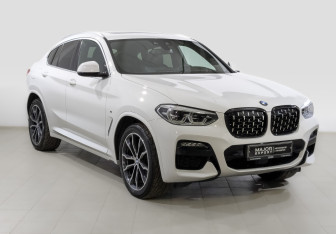 Подержанный автомобиль BMW X4 2020 года (3 фото)
