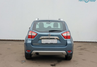 Подержанный автомобиль Nissan Terrano 2017 года (6 фото)