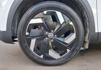 Подержанный автомобиль Omoda C7 2025 года (9 фото)