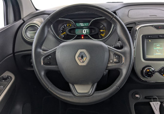 Подержанный автомобиль Renault Kaptur 2016 года (22 фото)