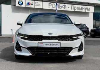 Подержанный автомобиль Kia K5 2021 года (2 фото)