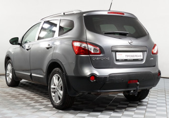 Подержанный автомобиль Nissan Qashqai+2 2012 года (7 фото)