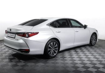 Подержанный автомобиль Lexus ES 2020 года (5 фото)