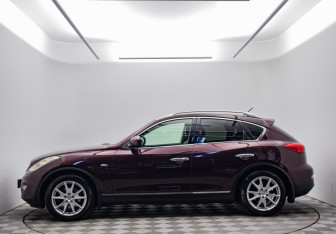Подержанный автомобиль Infiniti EX 2011 года (8 фото)