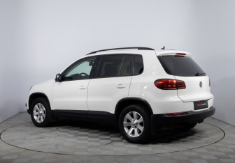 Подержанный автомобиль Volkswagen Tiguan 2013 года (7 фото)
