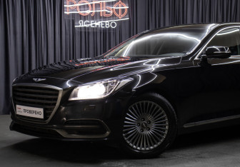 Подержанный автомобиль Genesis G80 2019 года (22 фото)