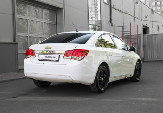 Подержанный автомобиль Chevrolet Cruze Sedan 2012 года (4 фото)