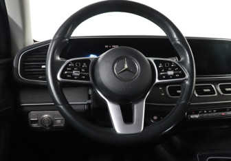 Подержанный автомобиль Mercedes-Benz GLE 2020 года (18 фото)