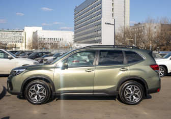 Подержанный автомобиль Subaru Forester Suv 2019 года (6 фото)