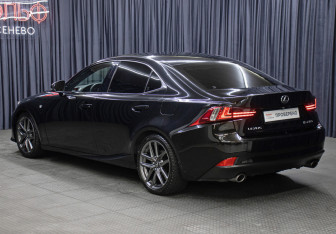 Подержанный автомобиль Lexus IS Sedan 2014 года (7 фото)