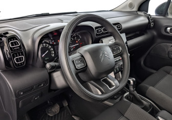 Подержанный автомобиль Citroen C3 Aircross 2018 года (15 фото)