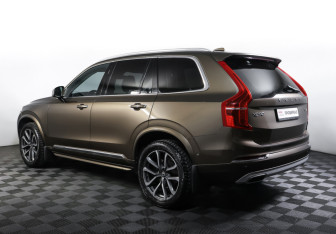 Подержанный автомобиль Volvo XC90 2017 года (7 фото)