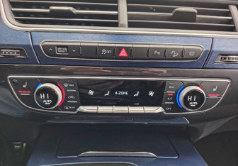 Подержанный автомобиль Audi Q7 2019 года (15 фото)