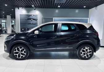 Подержанный автомобиль Renault Kaptur 2017 года (7 фото)