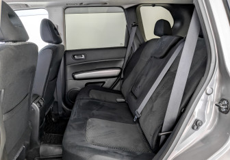 Подержанный автомобиль Nissan X-Trail 2014 года (10 фото)