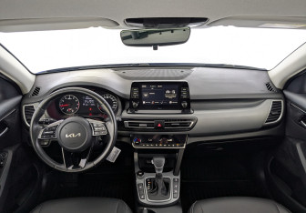 Подержанный автомобиль Kia Seltos 2022 года (14 фото)