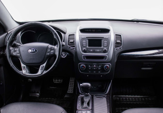 Подержанный автомобиль Kia Sorento 2014 года (13 фото)