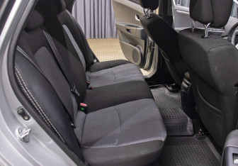 Подержанный автомобиль Kia Ceed Hatchback 2010 года (12 фото)