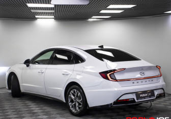 Подержанный автомобиль Hyundai Sonata 2020 года (24 фото)