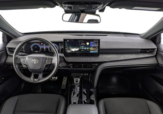 Подержанный автомобиль Toyota Camry Sedan 2024 года (14 фото)
