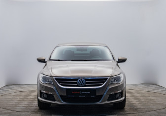 Подержанный автомобиль Volkswagen Passat CC 2011 года (8 фото)