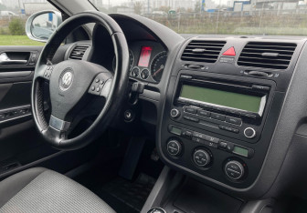 Подержанный автомобиль Volkswagen Jetta Sedan 2008 года (9 фото)