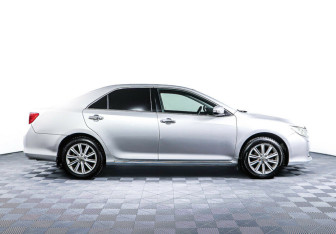 Подержанный автомобиль Toyota Camry Sedan 2012 года (4 фото)