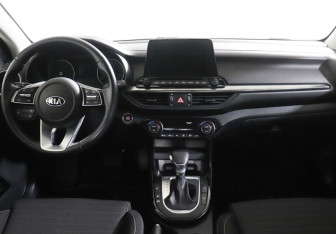 Подержанный автомобиль Kia Cerato Sedan 2019 года (6 фото)