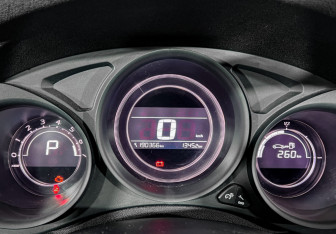 Подержанный автомобиль Citroen C4 Sedan 2015 года (22 фото)