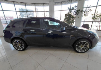 Подержанный автомобиль Opel Astra Wagon 2012 года (4 фото)