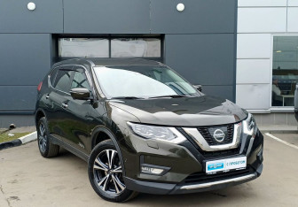 Подержанный автомобиль Nissan X-Trail 2021 года (3 фото)