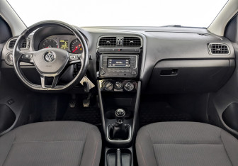 Подержанный автомобиль Volkswagen Polo Sedan 2018 года (14 фото)