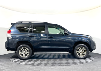 Подержанный автомобиль Toyota Land Cruiser Prado 2011 года (4 фото)