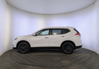 Подержанный автомобиль Nissan X-Trail 2017 года (8 фото)