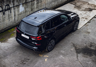 Подержанный автомобиль BMW X5 2024 года (4 фото)