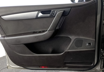 Подержанный автомобиль Volkswagen Passat Wagon 2013 года (19 фото)