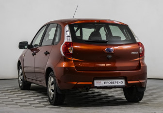 Подержанный автомобиль Datsun mi-DO 2015 года (7 фото)