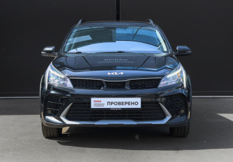 Подержанный автомобиль Kia Rio Hatchback 2021 года (2 фото)