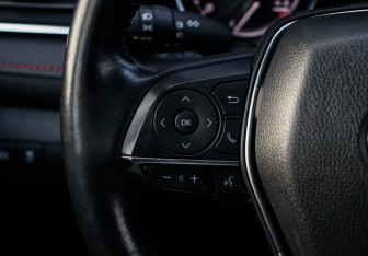 Подержанный автомобиль Toyota Camry Sedan 2021 года (26 фото)