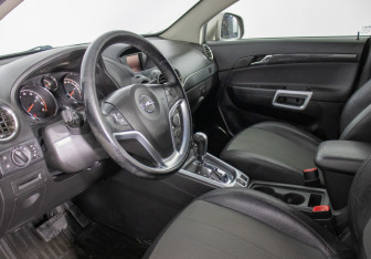 Подержанный автомобиль Opel Antara 2014 года (10 фото)