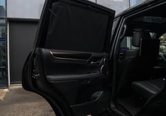 Подержанный автомобиль Lexus LX 2018 года (17 фото)