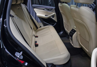 Подержанный автомобиль BMW X4 2021 года (12 фото)