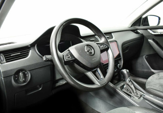 Подержанный автомобиль Skoda Octavia Liftback 2018 года (9 фото)