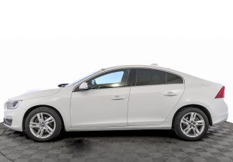 Подержанный автомобиль Volvo S60 2016 года (8 фото)