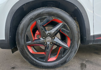 Подержанный автомобиль Omoda C5 2023 года (9 фото)