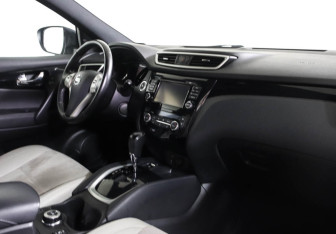 Подержанный автомобиль Nissan Qashqai 2015 года (5 фото)