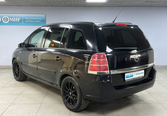Подержанный автомобиль Opel Zafira Compactvan 2007 года (7 фото)