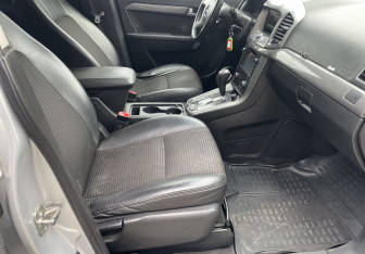 Подержанный автомобиль Chevrolet Captiva 2012 года (9 фото)