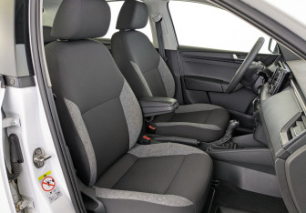 Подержанный автомобиль Skoda Rapid Liftback 2021 года (23 фото)